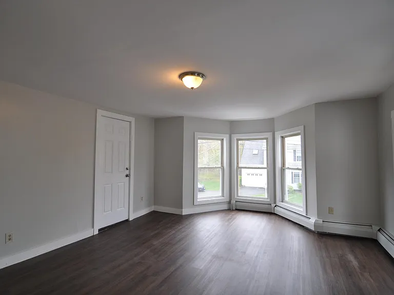 16 Railroad St #2 — Photo 6