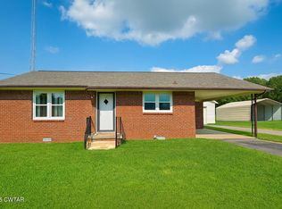 811 Gibson Rd, Trenton, TN 38382