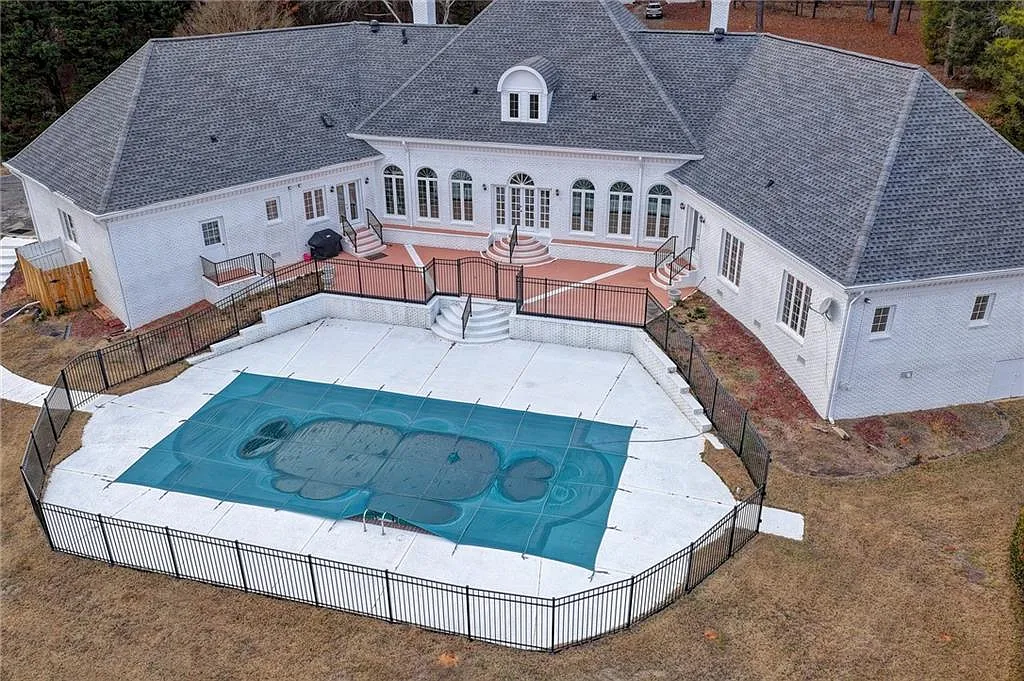 5 bed, 5.5 bath, 7800 sqft, $6,500 — Photo 1