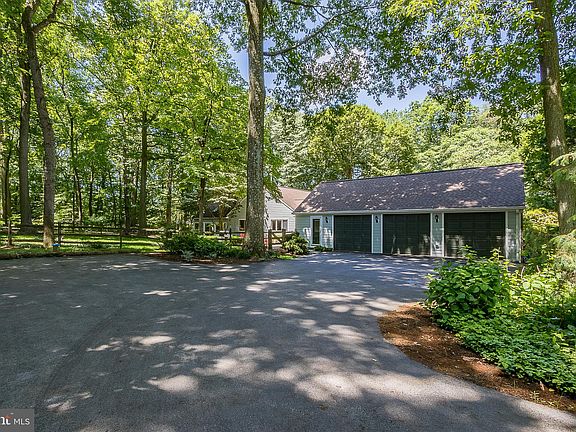4th image of 709 Haldane Dr