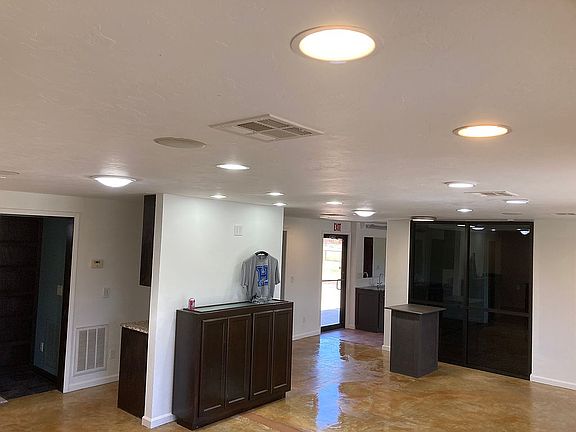 3rd image of 807 Lehigh Ave