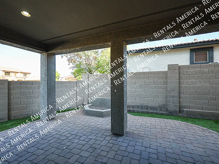 2614 W Florentine Rd — Photo 52