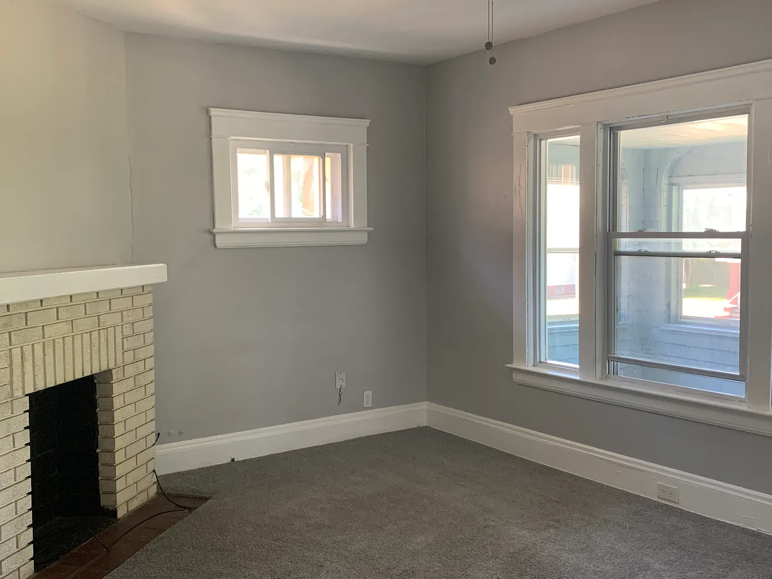 3 bed, 2144 sqft, $1,100 — Photo 2