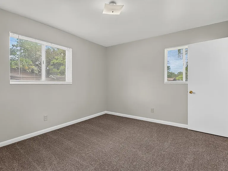 2618 Arlex Dr E — Photo 16