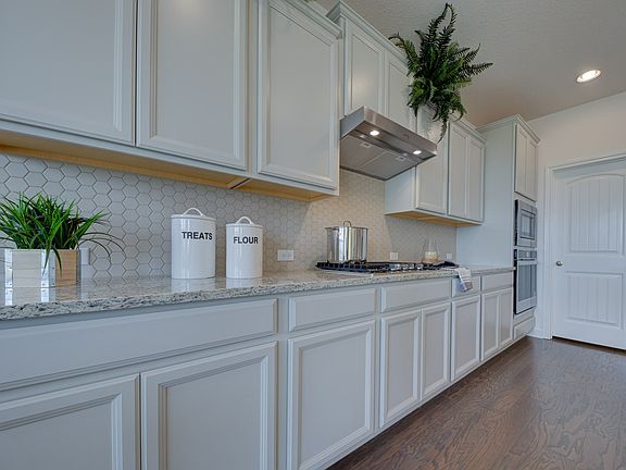 The Preserve at Singing Hills - Irving Interior Image 5