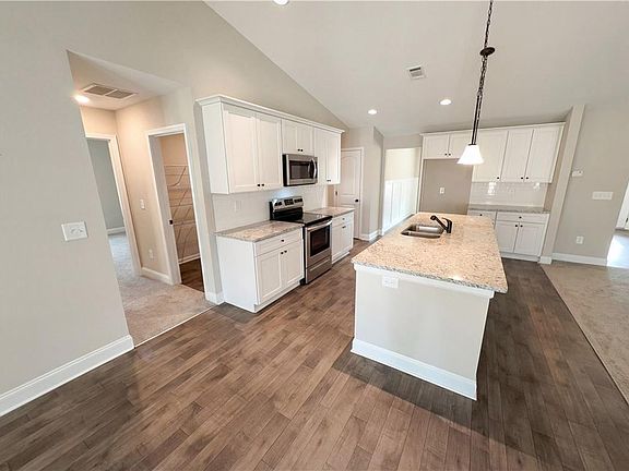 3rd image of 951 Oconee Ln