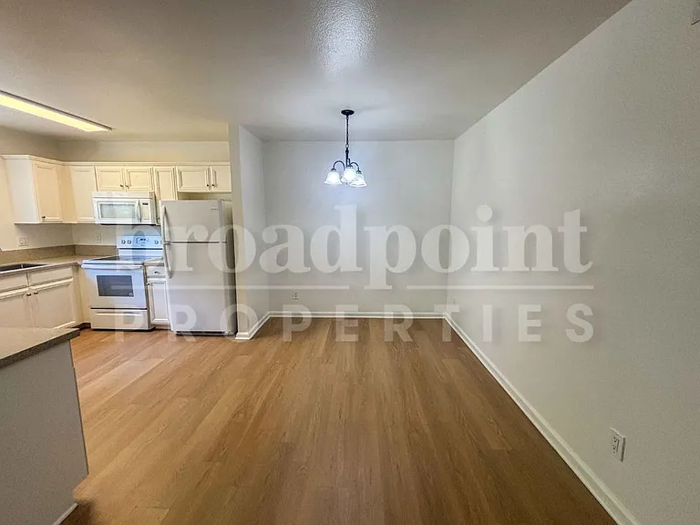 2536 White Oak Pl #2 — Photo 9