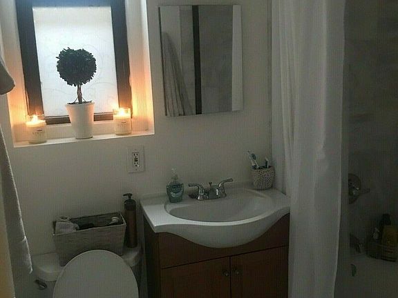 3rd image of 240 E 52nd St APT 3E