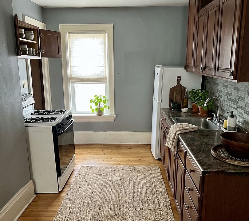 1st image of 1659 N Arlington Pl #2