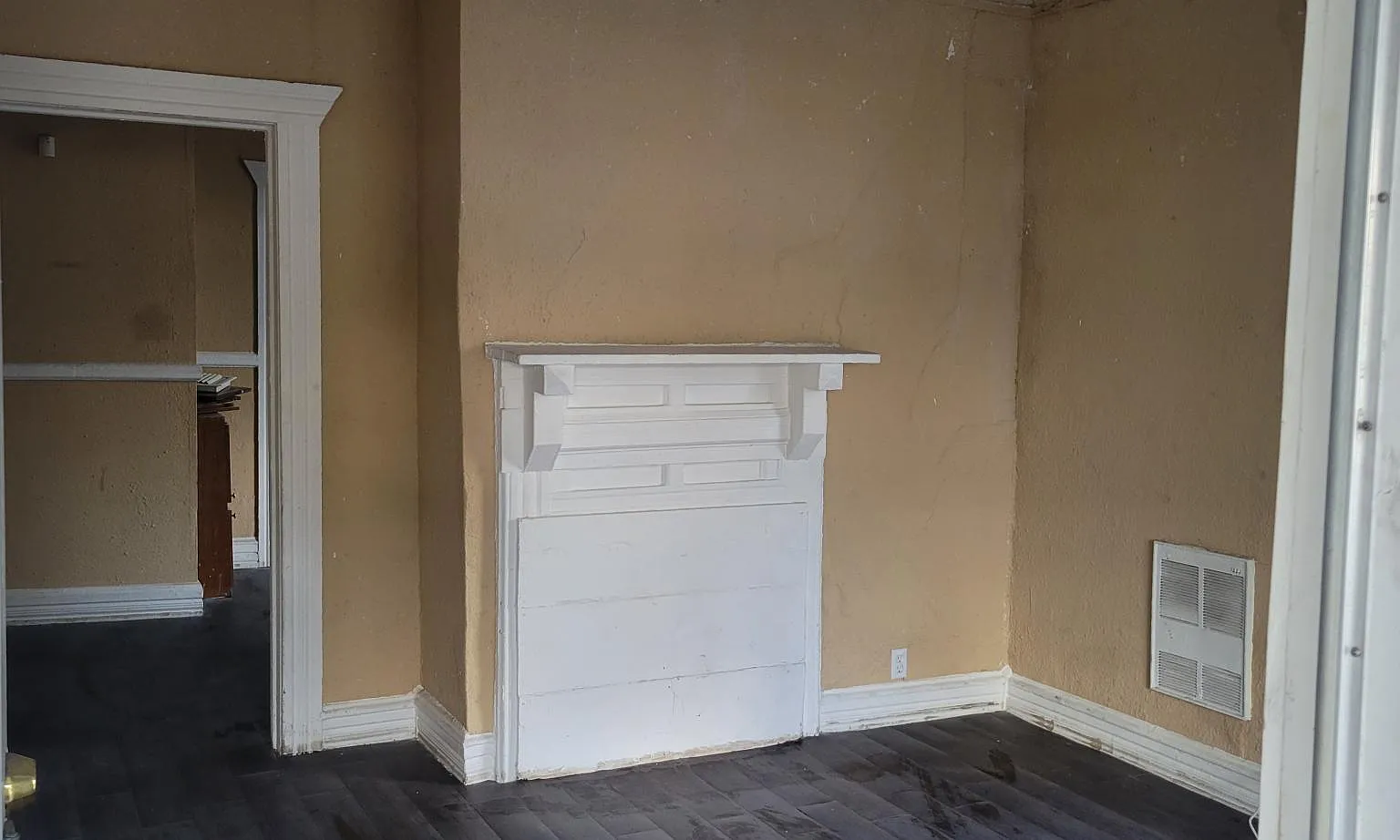 3 bed, 1040 sqft, $1,250 — Photo 2