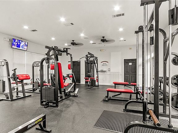 4th image of 600 13th St #812