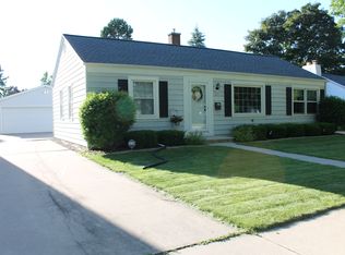 707 Royal Blvd, Green Bay, WI 54303