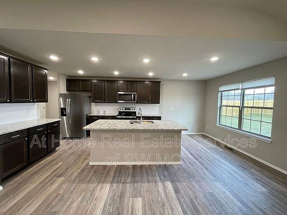 2nd image of 2116 N 21st St