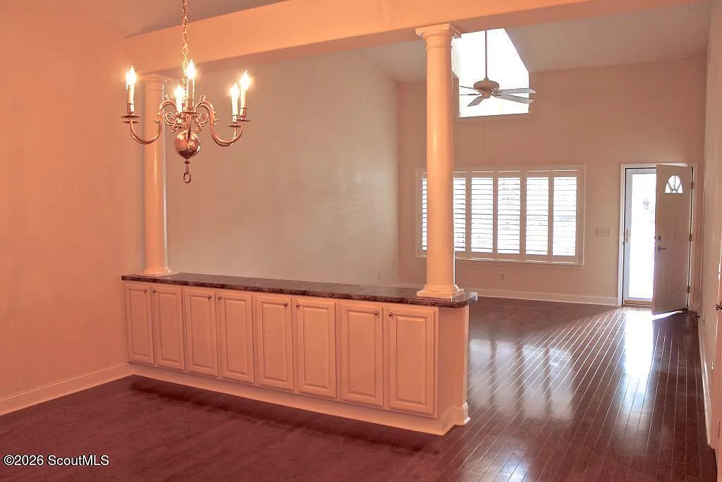 2 bed, 2.0 bath, 1468 sqft, $1,850 — Photo 2