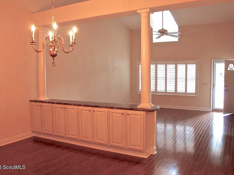 182 Peppertree Crossing Ave #182 — Photo 2