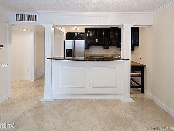 5th image of 2016 Bay Dr APT 906