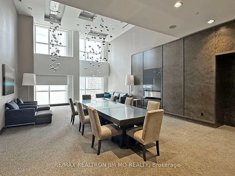 386 Yonge St #2508 — Photo 32