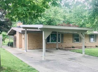 613 Edgewood Dr, Quincy, IL 62301
