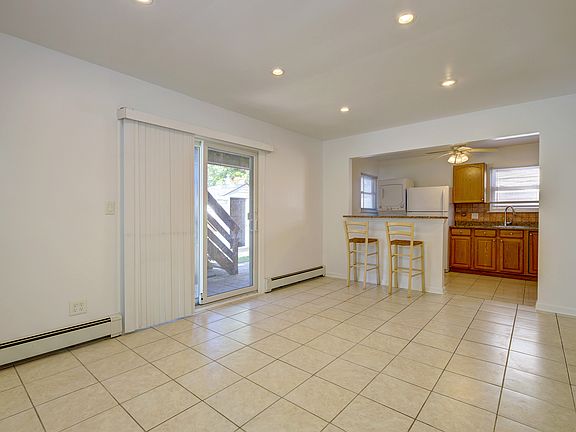 3rd image of 731 E Park Ave