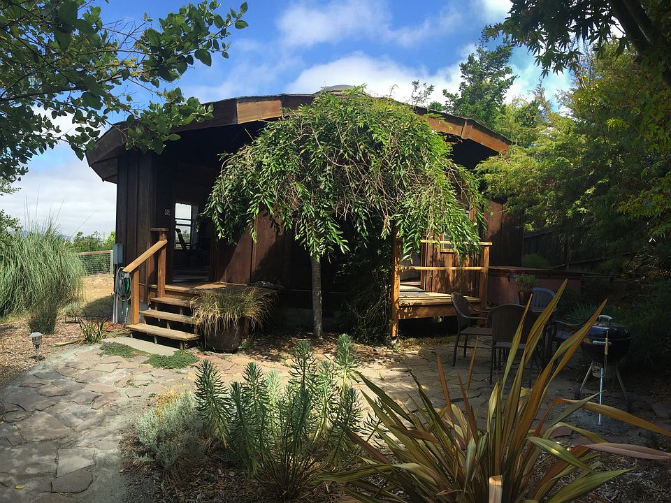 2nd image of 25 McDonald Ln