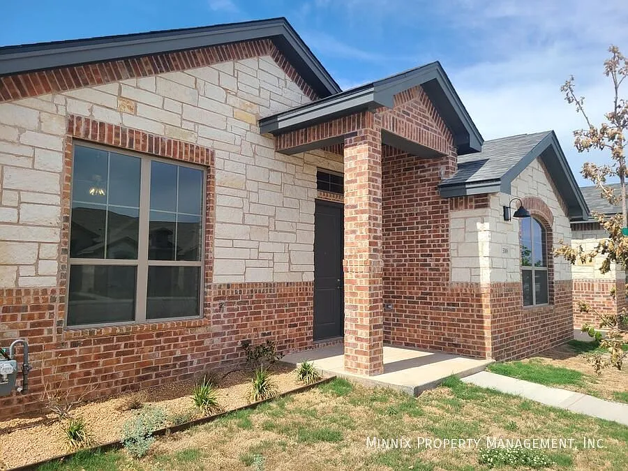 3 Bedroom/ 2 Bath | 5308 Kilyn Court — Photo 3