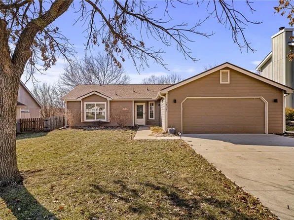 2521 Scottsdale St, Lawrence, KS 66047