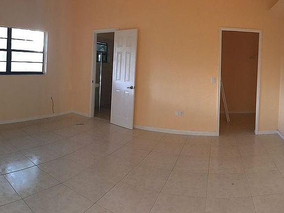2nd image of 4207 Sandhurst Dr