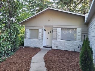 749 NW Elizabeth St, Toledo, OR