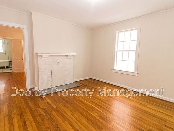 2nd image of 1113 E 8th St #2