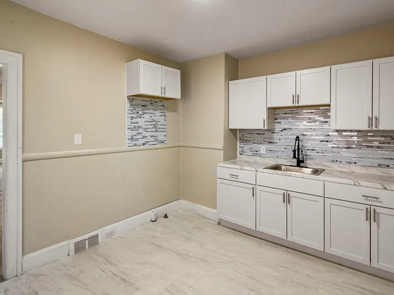 485 Philip Ave — Photo 6