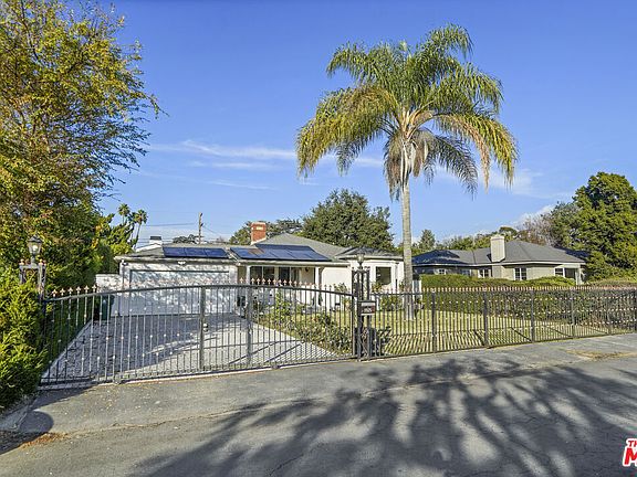 3rd image of 11525 Huston St