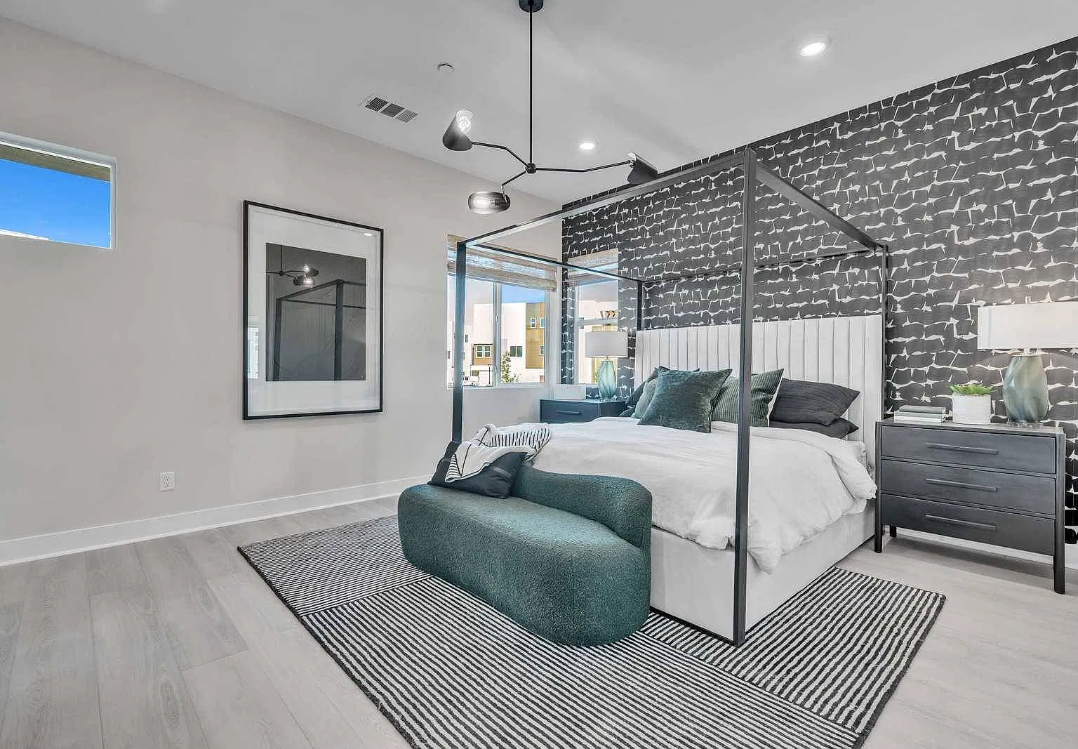 5 bed, 4.5 bath, 3252 sqft, $10,000 — Photo 4