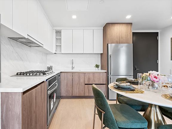 3rd image of 2286 Cropsey Ave #20G