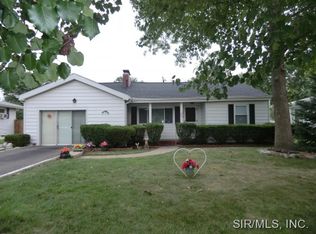 321 Frey Ln, Fairview Heights, IL 62208