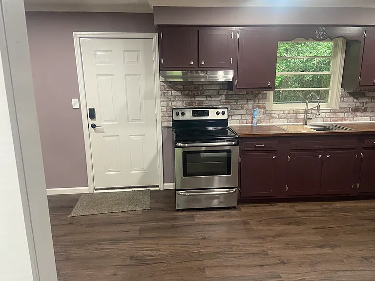 910 Perry Dr — Photo 14