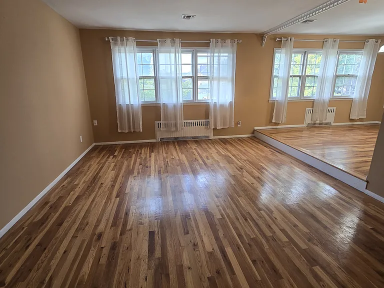 74 Caswell Ave #2 — Photo 31
