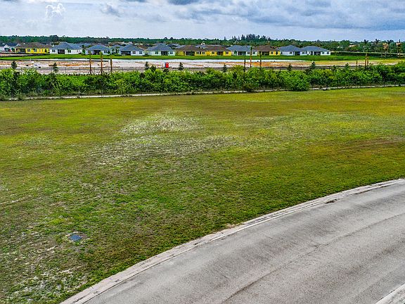 5th image of 428 SE Fascino Cir