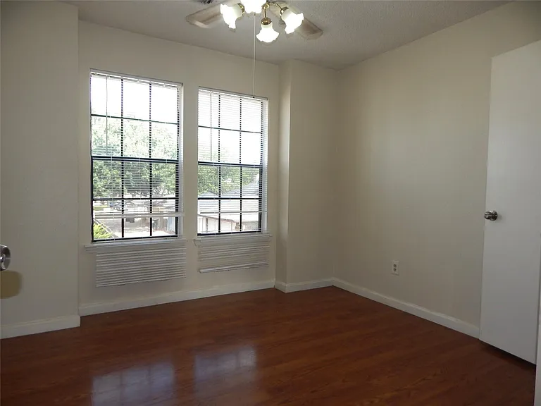 8623 Beechcrest St — Photo 28