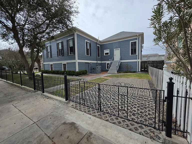 902 Winnie St — Photo 17