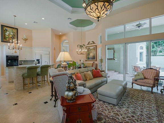 4th image of 622 Hermitage Circle