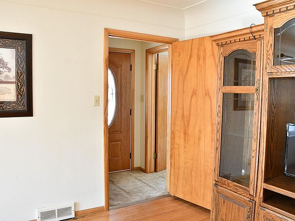 5th image of 1102 Grand Ave