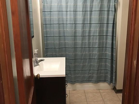 5th image of 560 Garden St