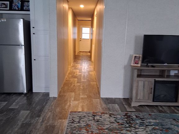4th image of 194 Holiday Park Blvd NE