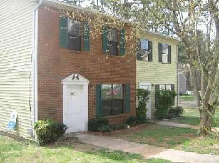 393 Sprucewood Ct.
