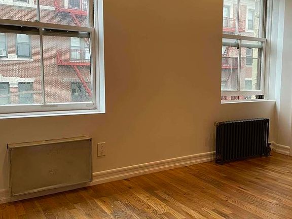 4th image of 56 Livingston St #9