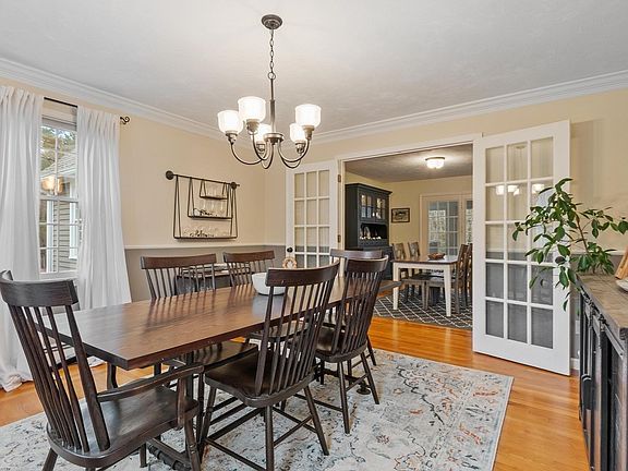 4th image of 4 Brookside Ln