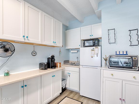 5th image of 935 S Atlantic Ave #132