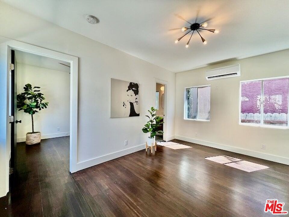 1st image of 652 1/2 N Dillon St