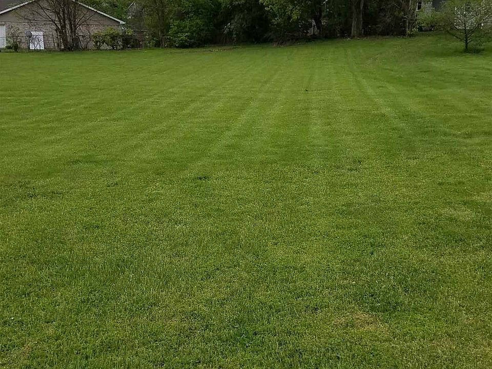 2nd image of 109 S Poplar Dr