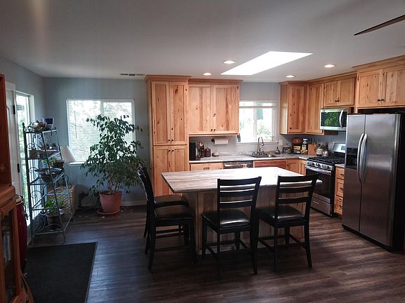 4th image of 11570 Edgewood Rd